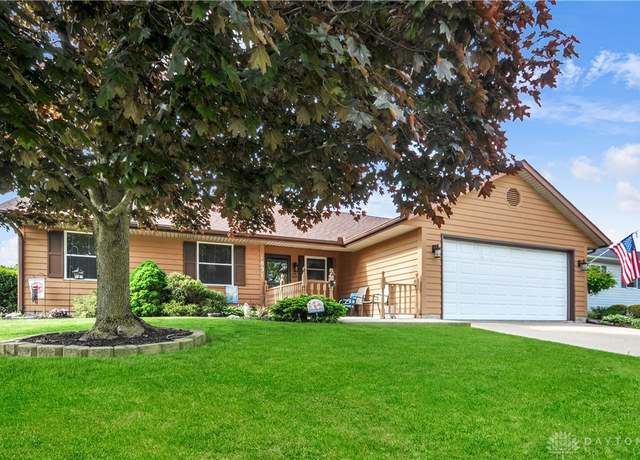 Property at 1831 Wilshire Dr, Piqua, OH 45356, 3 beds, 2 baths