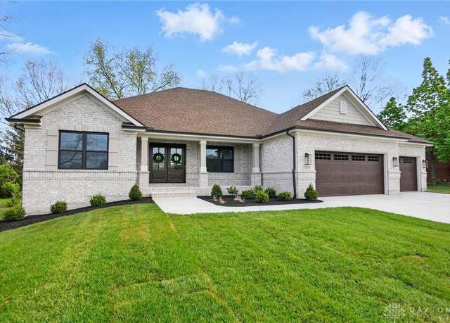 Property at 411 E Social Row Rd, Washington Twp, OH 45458, 4 beds, 3 baths