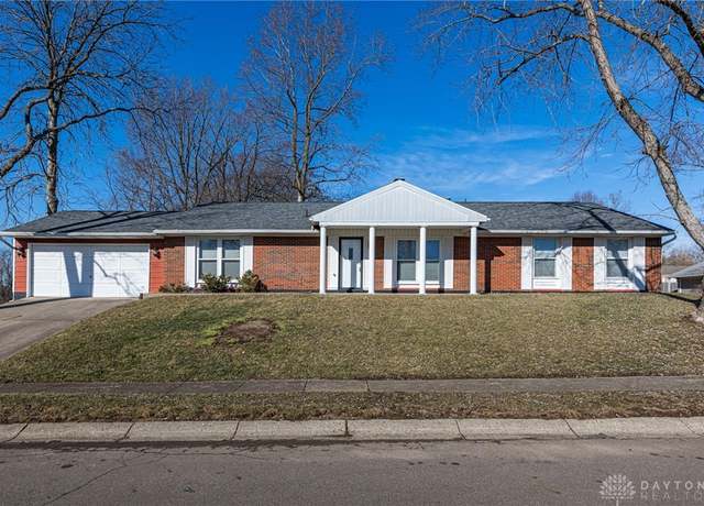 Property at 5 Evergreen Dr, Springboro, OH 45066, 3 beds, 2 baths