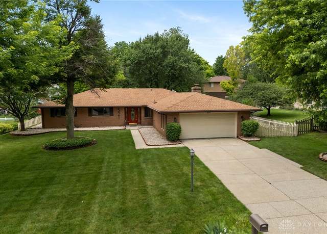 Property at 521 Park Ridge Dr, Centerville, OH 45459, 3 beds, 2 baths