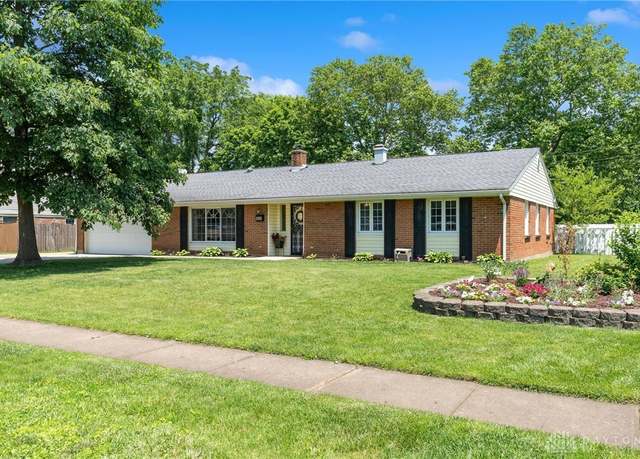 Property at 4524 Renwood Dr, Kettering, OH 45429, 4 beds, 3 baths