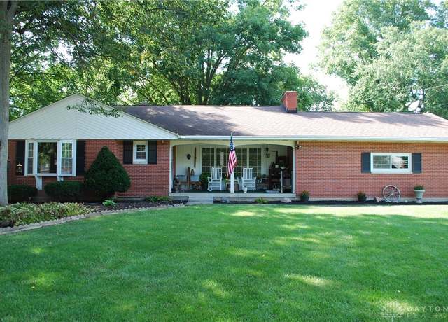 Property at 1024 Tralee Trl, Beavercreek, OH 45430, 2 beds, 2 baths