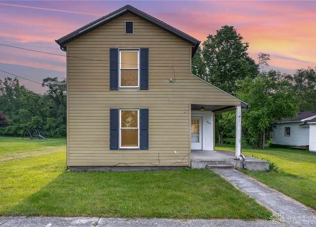 Property at 824 Euclid St, Bellefontaine, OH 43311, 4 beds, 1 bath