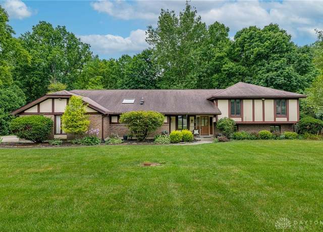 Property at 640 Woodbourne Trl, Dayton, OH 45459, 4 beds, 3.5 baths