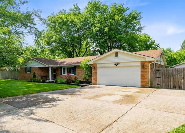 Property at 3154 Creekside Dr, Beavercreek, OH 45434, 4 beds, 2.5 baths