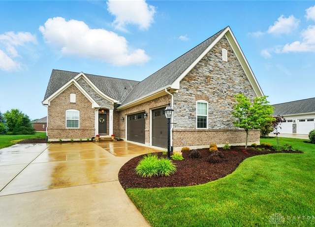 Property at 2037 Lariat Ct, Dayton, OH 45458, 3 beds, 3 baths