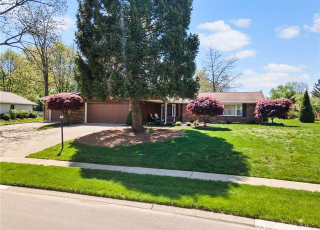 Property at 470 Roselake Dr, Dayton, OH 45458, 3 beds, 2.5 baths