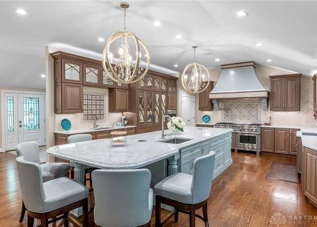 Property at 317 Colonial Ln, Washington Twp, OH 45429, 4 beds, 4.5 baths