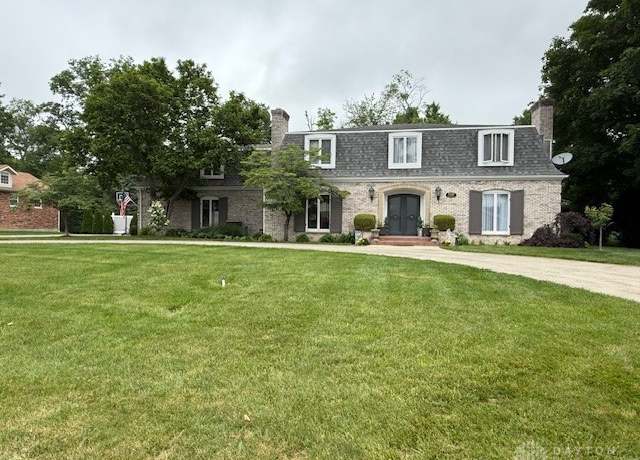 Property at 1337 Stratford Dr, Piqua, OH 45356, 4 beds, 4.5 baths
