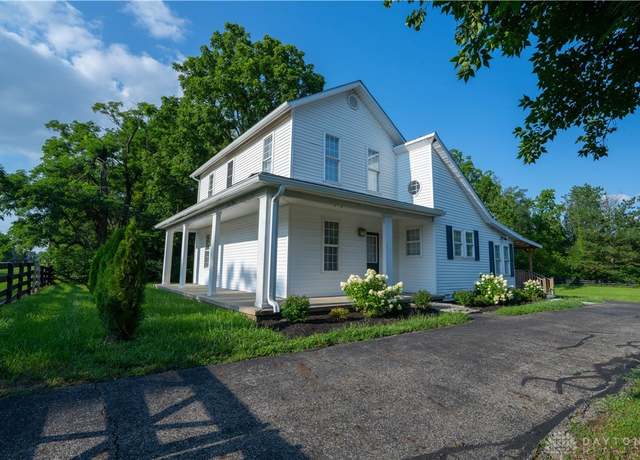 Property at 2036 Troy Rd, Springfield, OH 45504, 3 beds, 1.5 baths