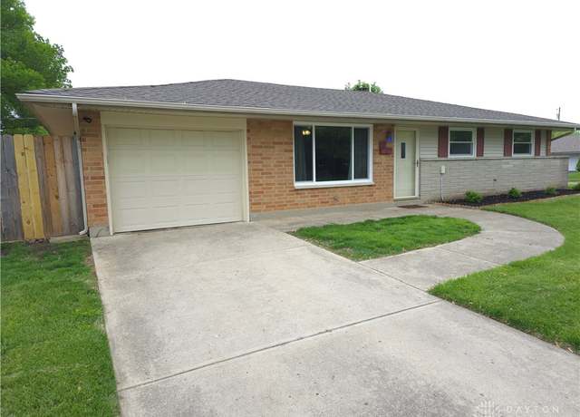 Property at 903 Hile Ln, Englewood, OH 45322, 3 beds, 2 baths