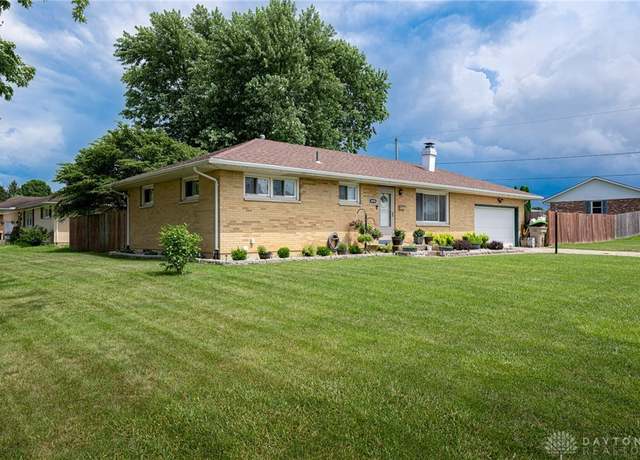Property at 4050 Tacoma St, Springfield, OH 45503, 3 beds, 1.5 baths