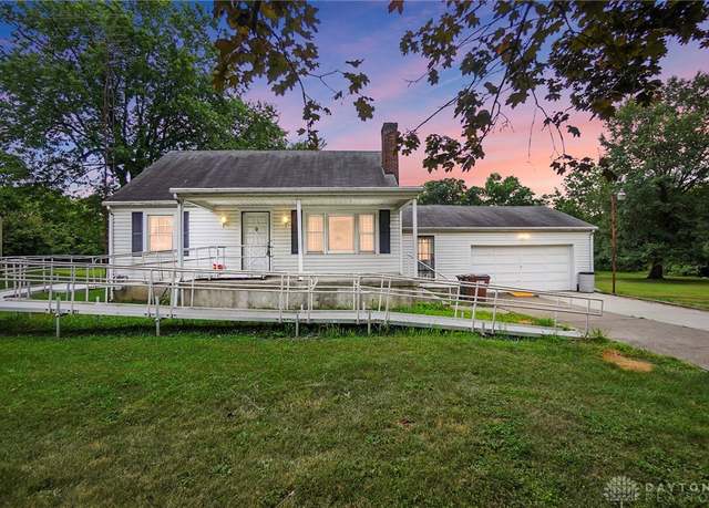 Property at 2304 Homesite Dr, Dayton, OH 45414, 3 beds, 2 baths
