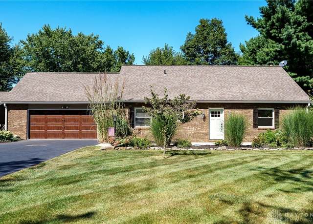 Property at 4960 E County Line Rd, Springfield, OH 45502, 3 beds, 2 baths