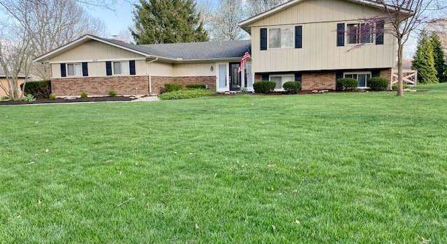 Photo of 864 Rockcreek Dr, Centerville, OH 45458