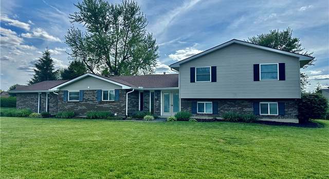 Photo of 2419 Meadow Green Dr, Beavercreek, OH 45431