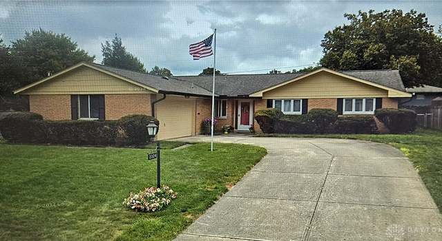 Photo of 2324 Fairhill Ln, Dayton, OH 45440