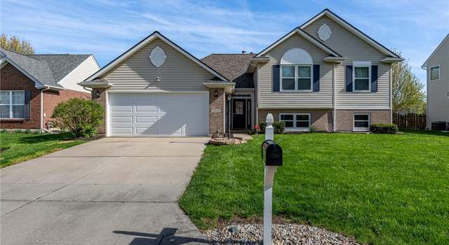 Photo of 5015 Summerset Dr, Tipp City, OH 45371