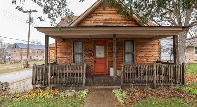 Photo of 8 W Walnut St, Spring Valley, OH 45370