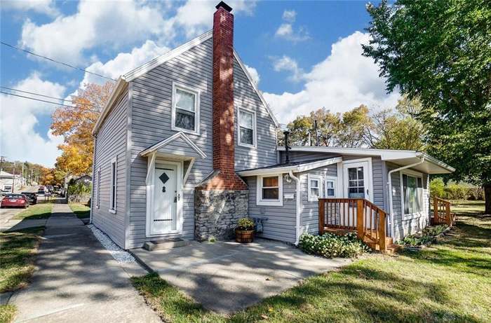 65 S Main St Bellbrook Oh 45305 Mls 804352 Redfin