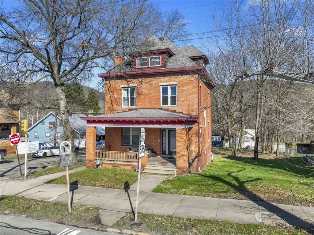 2326 7th Ave, Beaver Falls, PA 15010