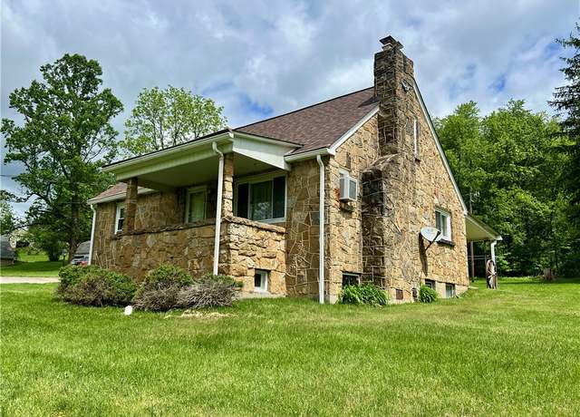 Property at 205 Bowman Ln, Washington Twp - Wml, PA 15613, 3 beds, 2.5 baths
