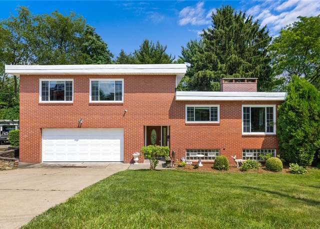 Property at 1145 Edward Dr, Baldwin Boro, PA 15227, 4 beds, 3.5 baths