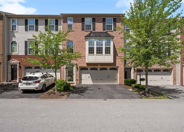 Property at 1004 Pointe View Dr, Adams Twp, PA 16046, 3 beds, 2.5 baths