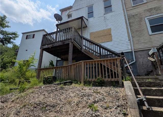 Property at 709 Fruit Way, Mckees Rocks, PA 15136, 5 beds, 2.5 baths