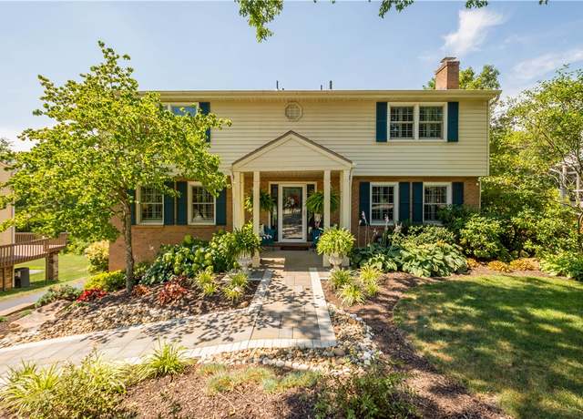 Property at 307 Windsor Dr, Moon/crescent Twp, PA 15108, 4 beds, 3.5 baths
