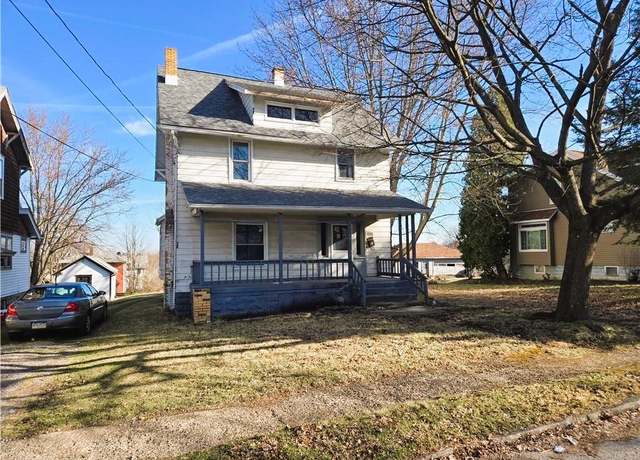 Property at 1212 Negley St, Farrell, PA 16121, 3 beds, 1.5 baths