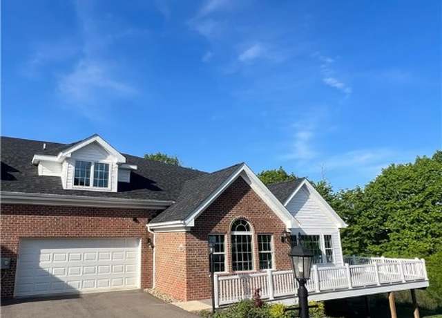 Property at 1558 NW Parkwood Pointe Dr, Moon/crescent Twp, PA 15046, 3 beds, 2.5 baths