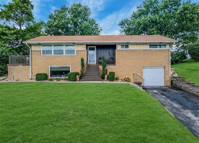 Property at 2012 Country Club Dr, Elizabeth, PA 15135, 3 beds, 2 baths