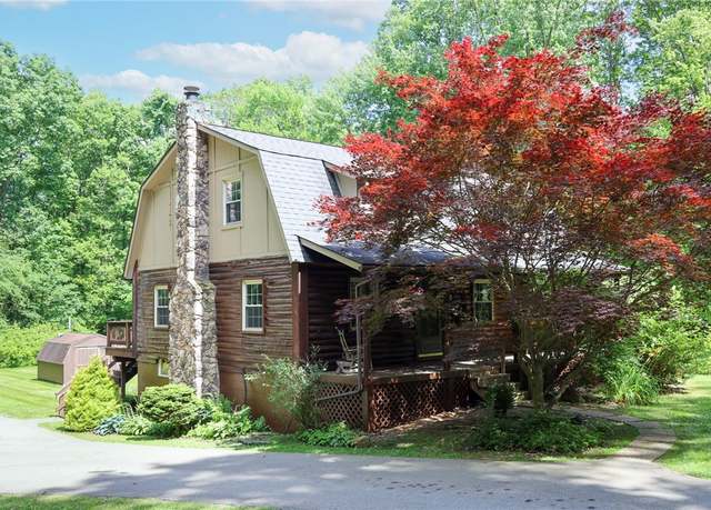 Property at 130 Hall Rd, Findley Twp, PA 16137, 3 beds, 2.5 baths