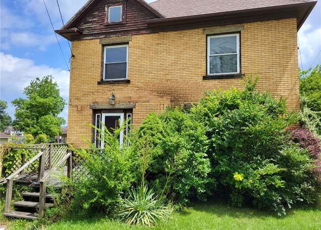 Property at 26 Clarksville St, Greenville Boro - Mer, PA 16125, 3 beds, 2 baths