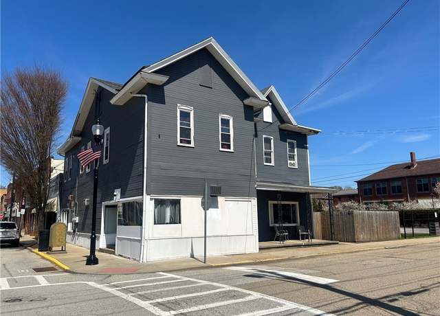 Property at 403 E 2nd Ave, Tarentum, PA 15084, 4 beds, 2.5 baths