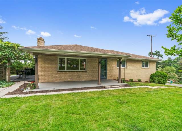 Property at 300 Jacks Run Rd, Ross Twp, PA 15202, 3 beds, 2.5 baths