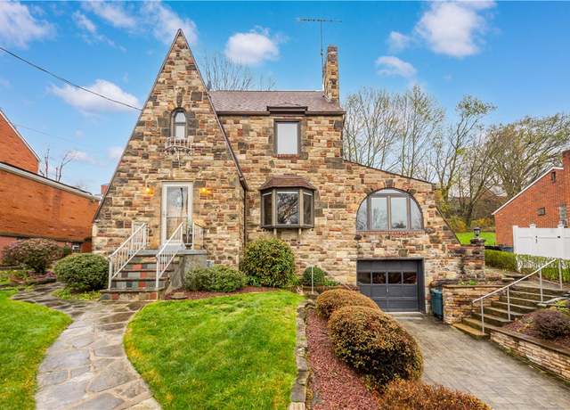 Property at 161 Temona Dr, Pleasant Hills, PA 15236, 3 beds, 2.5 baths