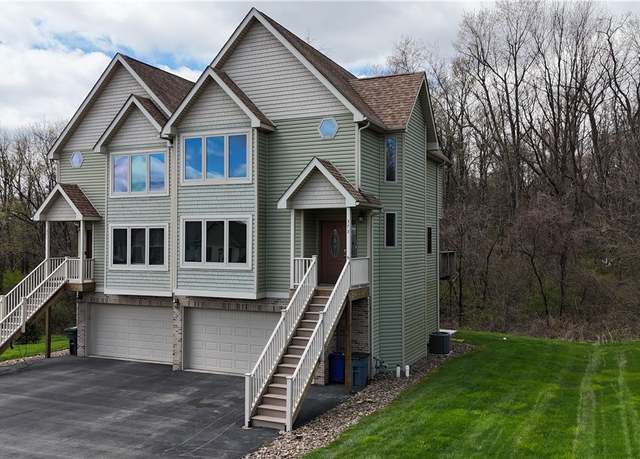 Property at 373 Cherokee Dr, Chippewa Twp, PA 15010, 3 beds, 2.5 baths