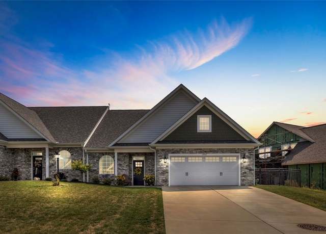 Property at 1061 Blackthorne Dr, Penn Twp - Wml, PA 15644, 3 beds, 2.5 baths