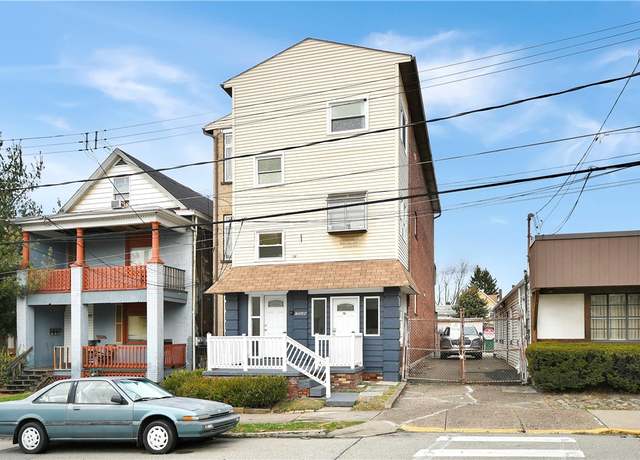 Property at 7529 Roslyn St, Swissvale, PA 15218, 6 beds, 5 baths