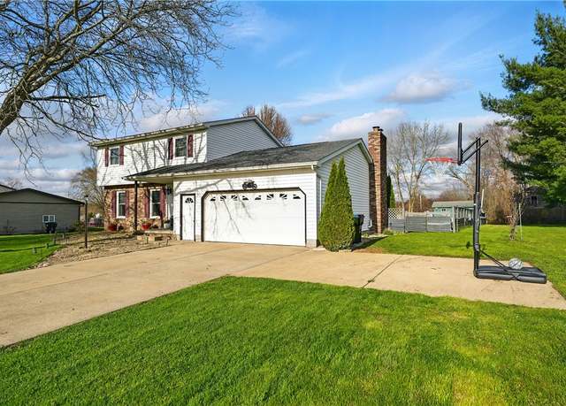 Property at 3690 Clearview Dr, Hermitage, PA 16148, 5 beds, 3.5 baths