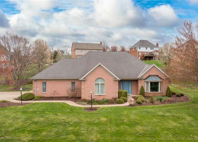 Property at 303 Oak Ridge Dr, Peters Twp, PA 15367, 4 beds, 2.5 baths