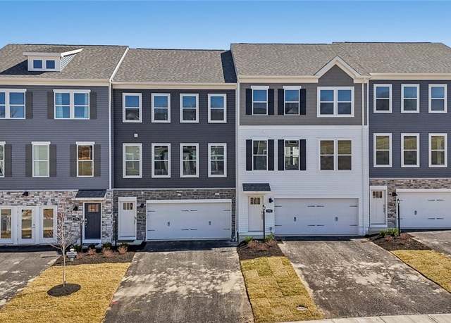 Property at 116 River Ridge Dr, Moon/crescent Twp, PA 15108, 3 beds, 2.5 baths