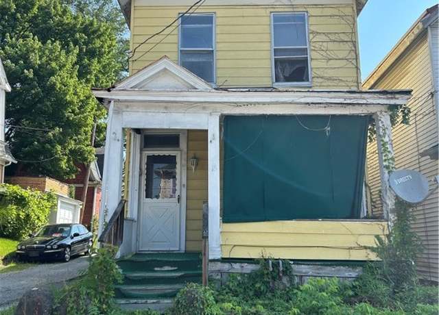 Property at 15 E Gaskill Ave, Jeannette, PA 15644, 3 beds, 1 bath