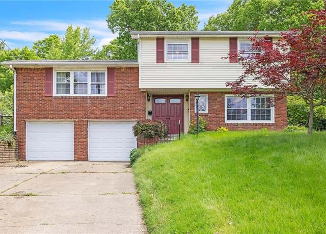 Property at 157 Greenlea Dr, Coraopolis, PA 15108, 3 beds, 2.5 baths