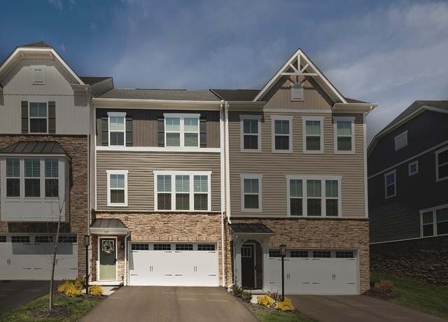 Property at 109 Lupine Dr, Adams Twp, PA 16046, 3 beds, 2.5 baths
