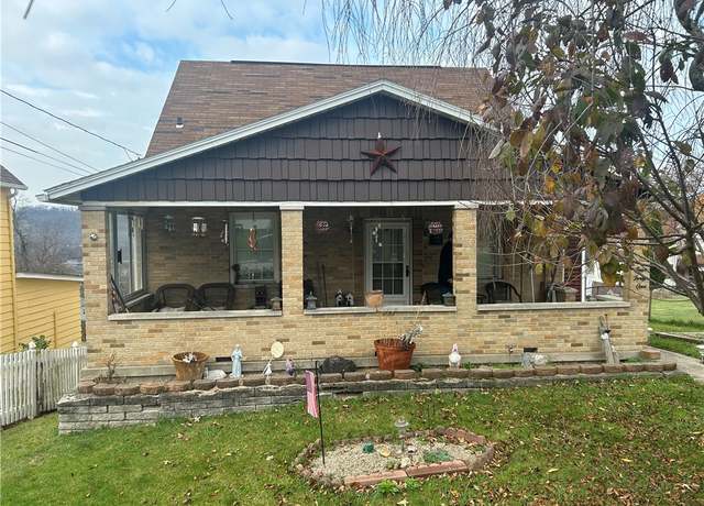 Property at 441 Esther Ave, New Kensington, PA 15068, 3 beds, 1.5 baths
