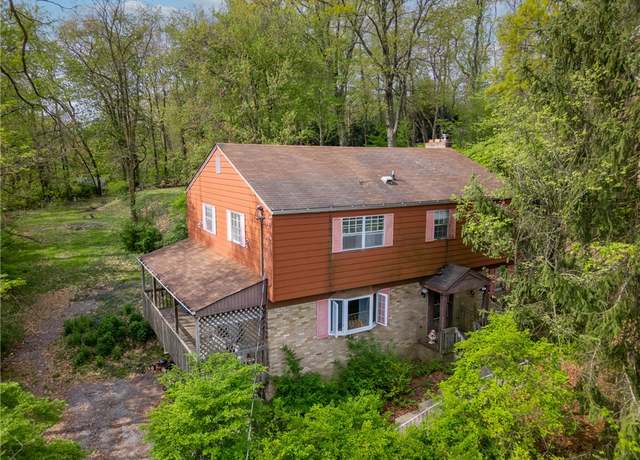 Property at 525 Glenhaven Dr, Shaler, PA 15116, 5 beds, 2.5 baths