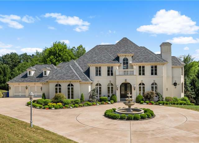 Property at 108 Carriage Hill Dr, Adams Twp, PA 16046, 6 beds, 5 baths